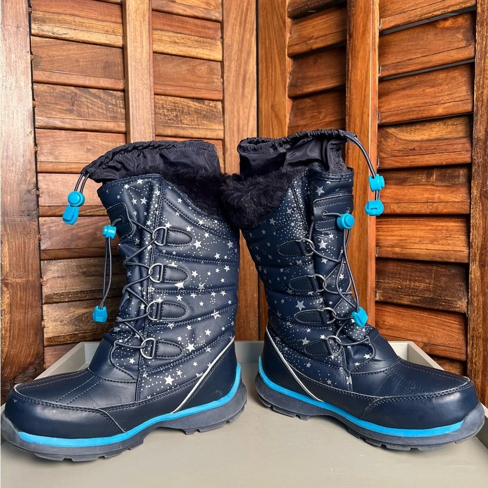 Lands End children’s cold weather boots. 💙 Navy with silver stars. Adorable!
